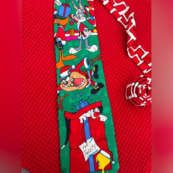Silk Christmas Looney Tunes Tie! EUC! - Picture 6 of 14